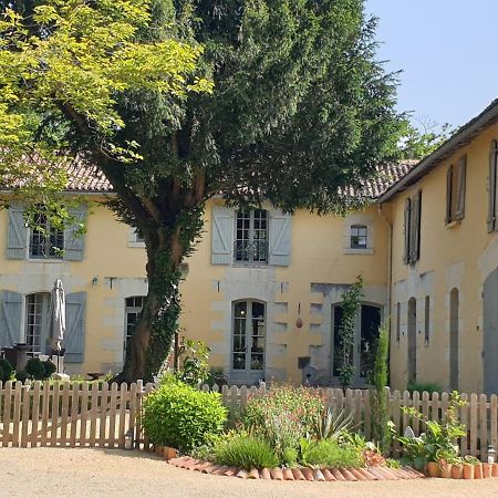Vila L'Olivier Monts-sur-Guesnes Exteriér fotografie