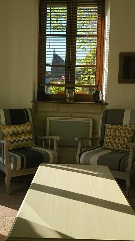 Vila L'Olivier Monts-sur-Guesnes Exteriér fotografie